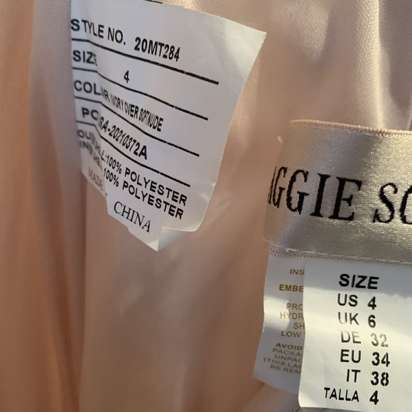 Maggie Sottero Greenley Wedding Dress size 4 (ivory over soft nude) - Picture 15 of 16